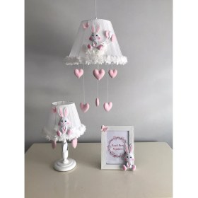 Resim Keçeli Parti Hayalleri Bebe Çocuk Odası Avize Abajur ve Çerçeve Tavşan Açık Pembe Beyaz Set 