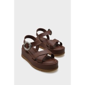 Resim Capone Outfitters Dolly Çapraz Bantlı Konfor Tokalı Dolgu Topuklu Kadın Sandalet 