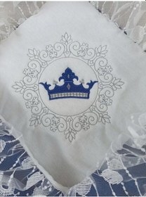 Resim Yenidoğan Saray Kadife Taç Nakışlı İnci Fiyonklu Dantel Duvak Trilüks Kundak Bebek Battaniye Lacivert Renkli Çok Renkli 