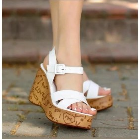 Resim Kenja Beyaz Cilt Dolgu Topuk Sandalet 