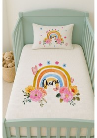 Resim %100 Pamuk İsme Özel İsimli 100x150 Cm Pike Seti Kelebekli Gökkuşağı 