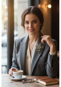 Resim Kristal Taş İşlemeli Yaprak Figürlü Broş Beyaz 