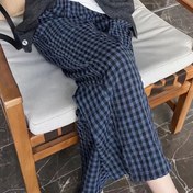 Resim Kadınların Yüksek Belli Ekose Uyku Pantolonları - Hafif, Bol Kesim, Düz Bacaklı Rahat Pantolonlar, Yatay Mavi ve Beyaz Çizgilerle, Bahar ve Sonbahar için Mükemmel, Rahat Giyim | Günlük Stil Pantolonlar | Hafif Kumaş 