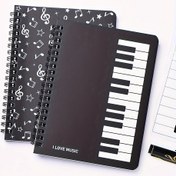 Resim Boş Beş Satırlı Müzik Notası, Piyano ve Müzik Notası Defteri, Piyano Aksesuarları Hediyesi, Öğretmenler, Öğrenciler, Müzisyenler ve Müzik Severler için Uygun 3 Farklı Müzik Temalı Defterler 