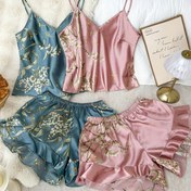 Resim 4 adet Kadın Seksi Baskılı V Yaka Kolsuz Pijama Seti - Ruffle Detaylı Rahat Polyester Uyku Giyimi, Şort ve Bluz, Tüm Mevsimler İçin Uygun, Rahat Fit, Rahat veya Intim Anlar İçin Uygun, Rahat Giyim | Şık Uyku Giyimi | Polyester Kumaş 