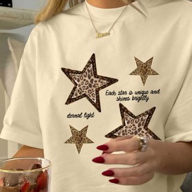 Resim Kadınlar için Altın Yıldız Desenli Büyük Leopar Baskılı T-Shirt - Rahat Kısa Kollu, Tüm Mevsimler İçin Uygun Üst, Yumuşak ve Rahat, Kadın T-Shirt'leri 