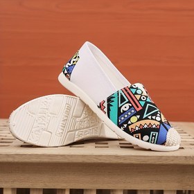 Resim Kadınların Rahat Kaydımlı Loafers'ları - Canlı Geometrik Desenli, Yumuşak Kumaş Üst, Kauçuk Taban, Kapalı Burun Tasarımı, Günlük Ev ve Dış Mekan Giyim, Günlük Ayakkabı | Canlı Loafer | Kaydımlı Rahatlık, Loafers 