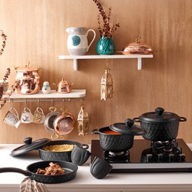 Resim Karaca BioDiamond Döküm 7 Parça Fırın Eldiveni Hediyeli Tencere Seti 