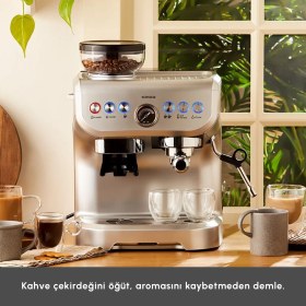 Resim Karaca Coffee Art Barista Kahve Öğütücülü, Süt Köpürtücülü, 15 Bar Basınçlı Espresso, Latte, Cappuccino, Americano Makinesi 2 Lt 
