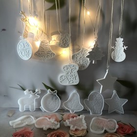 Resim Silikon Noel Süsü Kalıpları, Kendin Yap Anahtarlık Kolyeleri, Şenlikli Tatil Dekoru, Reçine Döküm Malzemeleri, Sanat El Sanatları Takı Yapımı, Kendin Yap Boncuk ve Reçine Döküm İçin Çeşitli Şekiller 