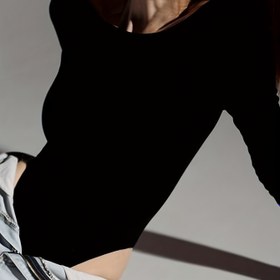 Resim Kadınlar İçin Şık Sırtı Açık Kolsuz Tulum - Esnek Tek Renk Yuvarlak Yaka Body, Makinede Yıkanabilir Her Mevsim Kullanımına Uygun Günlük ve Resmi Giyim, Bayan Romper ve Tulum, Esnek Kumaş 