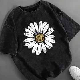 Resim Kadınlar için Rahat Papatya Baskılı T-Shirt - Kısa Kollu Yuvarlak Yaka Üst, Siyah Arka Plan ve Beyaz Çiçek Deseni, Bahar/Yaz için Mükemmel 