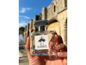 Resim Les Tierre Massive Hibiscus Aura(Hibiscus Mahajad) Hibiskus, Gül, Vanilya Temalı Çiçeksi Kadın Parfümü 50 ml 