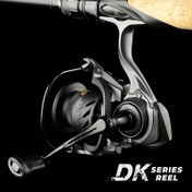 Resim XSHARKS DK Serisi Döner Balıkçılık Makinesi, 7+1BB, 5.5:1 Dişli Oranı, Maksimum Çekiş 12kg, Alüminyum Yapı, Siyah, Her İki El İçin Uygun Sap, Tatlısu ve Tuzlu Su Balıkçılığı için İdeal, Şık Balıkçılık Ekipmanı, Balıkçılık Malzemeleri 