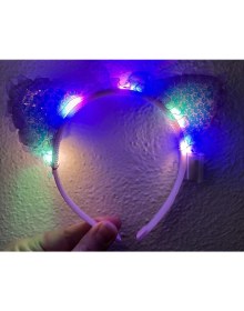 Resim Kenarları Dantelli Mor Pullu Payetli LED Işıklı Kedi Kulak Taç 17X19 cm 