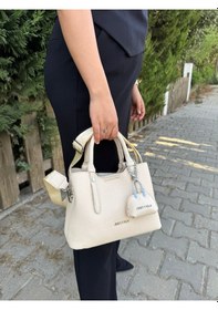Resim Just Polo Kadın Orta Boy Ayarlanabilir Askılı Lüks El & Omuz Çantası Shoulder Bag Ebat : 28 X 20 Cm Krem 