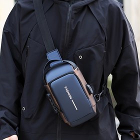 Resim Erkek Motosiklet Çapraz Çanta Telefon Cebi ve Şifre Kilidi ile - Şık Siyah ve Kahverengi Suni Deri İşçi Göğüs Çantası, Ayarlanabilir Askı, Fermuar Kapatma, Günlük Kullanım için Çok Fonksiyonlu, Motosiklet Sürme Ekipmanı, Şık Tasarım, Güvenli Fermuar Kapatma 
