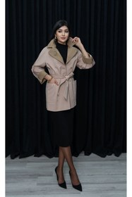 Resim Eccim Fashion Keten Yaka Yılan Broşlu Astarlı Kısa Kadın Trençkot 