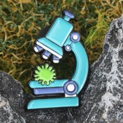 Resim Bilim Şıklığı! Mikroskop & Mikrop Emaye Rozeti: Laboratuvar Önlükleri ve Günlük Tarzlar İçin Mükemmel! Kıyafetinizi Yükseltin! STEM Tutkunu Kızlar İçin Olmazsa Olmaz - Onun İçin Mükemmel Hediye 