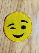 Resim Genel Markalar Gülen Yüz Göz Kırpma Emoji Surat Yama Patch 6x6 Cm 