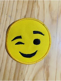 Resim Genel Markalar Gülen Yüz Göz Kırpma Emoji Surat Yama Patch 6x6 Cm 