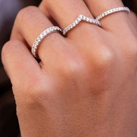 Resim CARAT STONE Işıklı Kutuda Pırlanta Işıltılı Gümüş 3 Lü Yüzük Set 