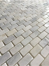Resim Pietramosaic Küçük Tuğla Desen Muğla White Beyaz-gri Eskitme Doğal Taş Mermer Mozaik 