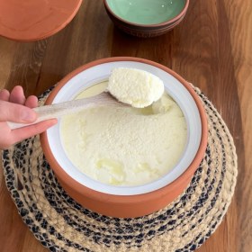 Resim Sırlı Doğal Toprak Kapaklı Yoğurt Mayalama Güveci-Tenceresi Küçük Boy 2,5 Litre 