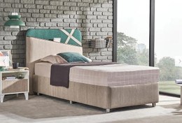 Resim Yataş Bedding Lupo Başlık 120 lik- 21601 Bej (Alt) - 21607 Koyu Yeşil (Üst) - 21605 Kırmızı(Biye) 