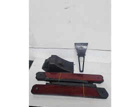 Resim Goodyear Trafik Seti Tam Donanımlı Ilk Yardım Seti Boyunluk Reflektör Cam Buz Kazıyıcı Lastik Sabitleme Takozu Oem No 401073 