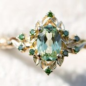Resim Oval Yeşil Taşlı ve Vurgularla 1 Adet Kadın Nişan Yüzüğü, Zarif Çiçek Tasarımı, Altın Tonlu Metal, Düğünler, Yıldönümleri, Sevgililer Günü, Doğum Günleri ve Günlük Kıyafetler için Mükemmel 
