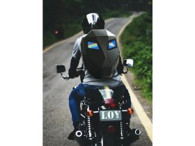 Resim Prıme Karbon, LED Gözlü Motorcu Sırt Çantası Ledli Sırt Çantası, Telefon Kontrol Kask Taşıma Çantası 