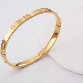 Resim 1 Adet Kadın Bileklik - Şık Dört Yapraklı Yonca Takı, Taş Desenli Detaylar, 18K Altın Kaplama Paslanmaz Çelik, Günlük ve Resmi Kullanım İçin Şans Tılsımı Hediyesi, Doğum Günü/Yıl Dönümü Hediye - Zarif İrlanda Şansı Bilekliği, Tatil Aksesuarı, Çiçek Tasarımı, Parlak Yüzey, Şık Kadınlar 