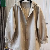 Resim Kadınlar için Rahat Kesim Orta Boy Düğmeli Ön Cep Detaylı Renda Süslemeli Cepli Bej Renkli Makinede Yıkanabilir İlkbahar & Sonbahar Dış Giyim 