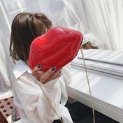 Resim Moda Parlak Kırmızı Dudak Şeklinde Çapraz Vücut Çantası Altın Zincir Askılı - Parlak Bitiş, Fermuarlı Kapatma, Şık Kadınlar İçin Küçük Plastik Omuz Çantası, Çapraz Vücut Çantası 