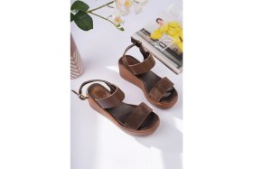 Resim Sy Leather Berry Model Hakiki Deri Tek Bant Bilekten Tokalı Dolgu Topuk Kadın Günlük Sandalet 