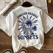 Resim Kadınlar İçin Tropikal Plaj Baskılı Tişört - Forever Chasing Sunsets Desenli, Yumuşak Esnek Kumaş, Yuvarlak Yaka Günlük Tatil Üstü, Makinede Yıkanabilir Beyaz Tişört, Lacivert Palmiye ve Güneş Tasarımı, Orta Elastiklik 