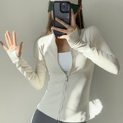 Resim Kadın Bej Yüksek Yaka Fermuarlı Spor Ceketi - İnce Kesim, Fermuarlı, Tüm Mevsimler İçin Koşu, Yoga, Stüdyo, Günlük Geziler ve Akşam Randımları İçin, Çok Yönlü Spor Giyim | Parmaksız Ceket | Esnek Kumaş 