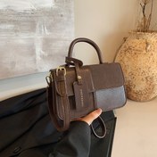 Resim Kadınlar için Vintage Tarzı Kahverengi Çapraz Çanta - Trendy Çizgili Tasarım, Çıkarılabilir Askı, Manyetik Kapatma, Polyester Astar, Kompakt ve Şık Omuz Çantası, Küçük Çapraz Çanta 