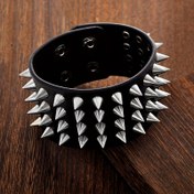 Resim 1 adet Gotik Punk Rock Biker Bileklik - Geniş Kayışlı, Tırtıklı ve Perçinli, 18 Ayar Altın Kaplama, 18 Ayar Altın Kaplama Suni Deri Manşet Bileklik Erkekler ve Kadınlar için, Gündelik Giyim ve Tatil Hediyeleri için Edgy Casual Takı, Biker Aksesuarları, Cesur Aksesuar 