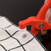 Resim 50 Parça Kilit Çıtakiti ile Pliers, Sürekli Metal Çıtak ile El Pres Tool ve Açık Organizer Kutu - Şarj Edilmemiş Plastik Elde Tutulan Çıtak Kurulum Aracı Seti için DIY Dikiş El Sanatları Giyim, Çantalar ve Şapkalar Üzerinde 