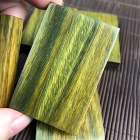 Resim Premium Arjantin Yeşil Sandal Ağacı Malzemesi, DIY El Yapımı Gitar Penası Oyma Boyama Kolye Barış Cazibesi Karakter Boncukları Ev Dekoru Parti Hediyesi ile Sandal Kokusu 