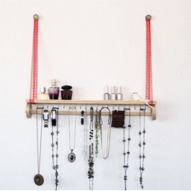 Resim nilly woman furnuture Betty Red Bloom Lace Takı Rafı 