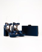 Resim E&L Company 10cm Lacivert saten. Çantasıyla birlikte takımdır. 