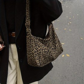Resim Kadın Retro Leopar Desenli Omuz Çantası - Ayarlanabilir Askılı, Geniş Kapasiteli Fermuar Kapanışı, Kahve ve Kahverengi Renk Seçenekleri ile Günlük ve Resmi Kıyafetler için, Omuz Çantası, Çok Yönlü Moda Aksesuarı, Dayanıklı Kumaş 
