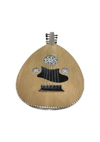 Resim Üst Kalite Ud Kanada Kapaklı Kenar İşlemeli Ceviz-maun 