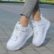 Resim Unisex döner tokalı, kolay takılıp çıkarılabilir dört tekerlekli paten ayakkabılar. Partiler, hediye ve streetwear için ideal 