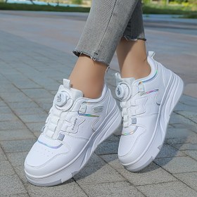 Resim Unisex döner tokalı, kolay takılıp çıkarılabilir dört tekerlekli paten ayakkabılar. Partiler, hediye ve streetwear için ideal 