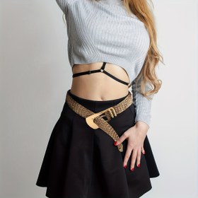 Resim Kadınlar için tasarlanmış şık bir el bileği - altın metal tokalı kemer, hem rahat hem de resmi kıyafetler ile uyumlu, iş, düğünler, randevular, plaj partileri ve tatil kıyafetleri için mükemmel. 