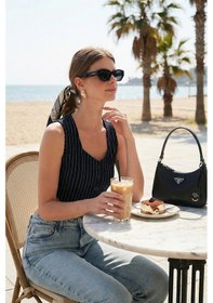 Resim Lela Slim Fit Kalp Yaka Düğmeli Kalın Askılı Crop Bayan Yelek 5865497 Lacivert Çizgili 